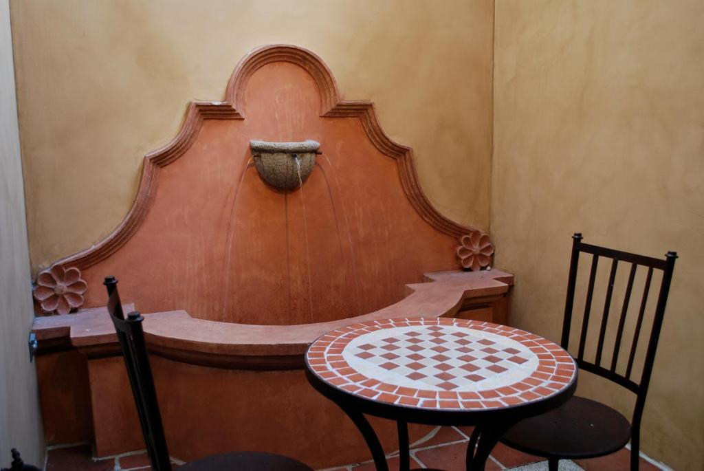 All Suite El Marques De Antigua Екстериор снимка